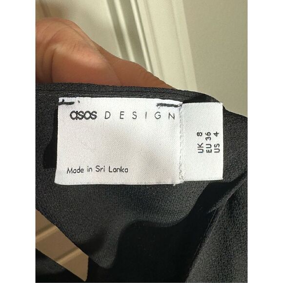 Asos Design tiered dress with ruffle at the sleeve area Size 4 - Picture 5 of 7